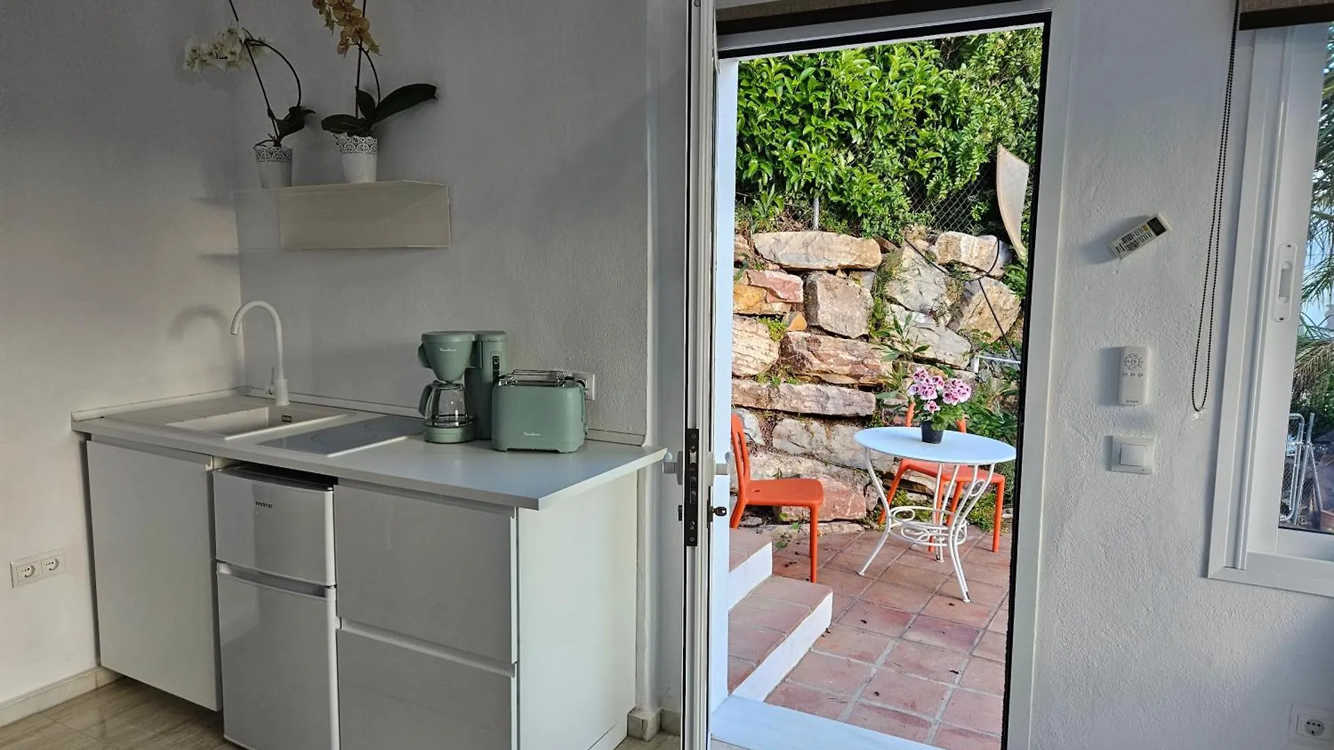 Studio Buenavista - 5 Minute Drive To The Beach - Stunning Sunset Benalmadena Apartment