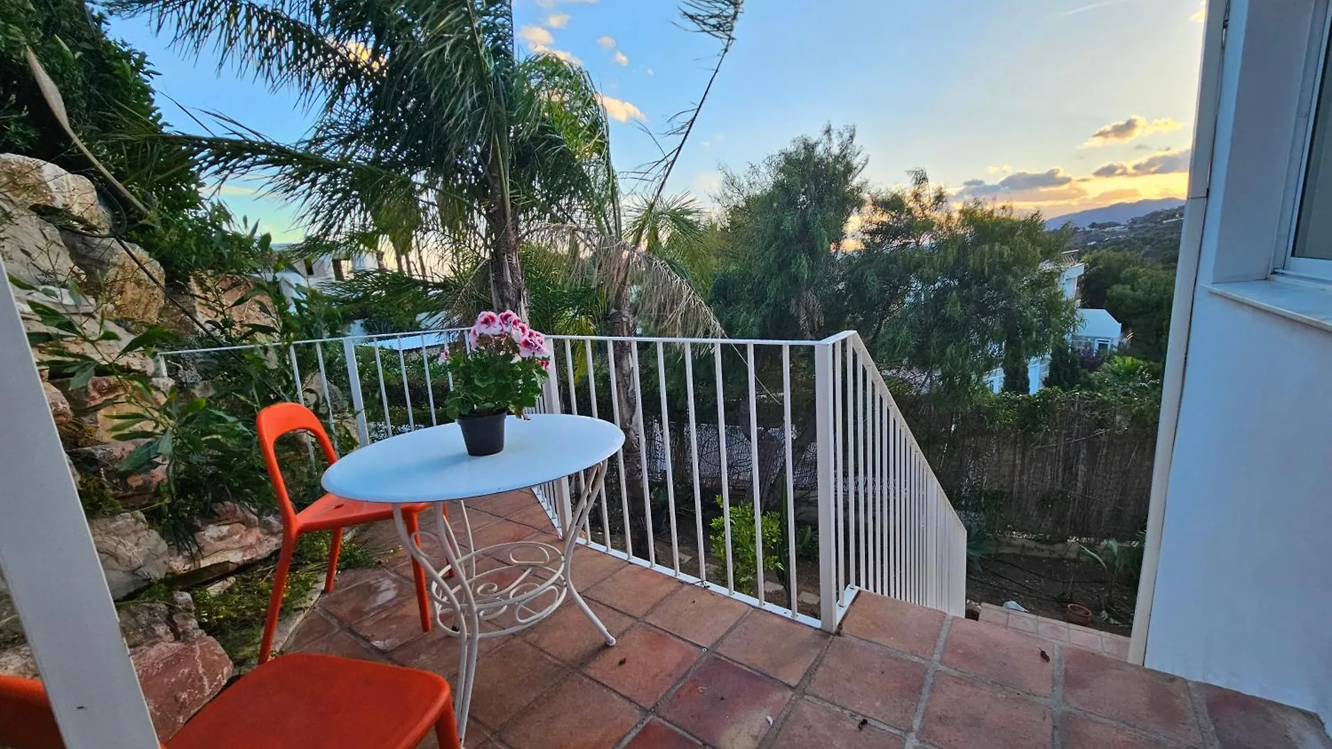 Studio Buenavista - 5 Minute Drive To The Beach - Stunning Sunset Benalmadena